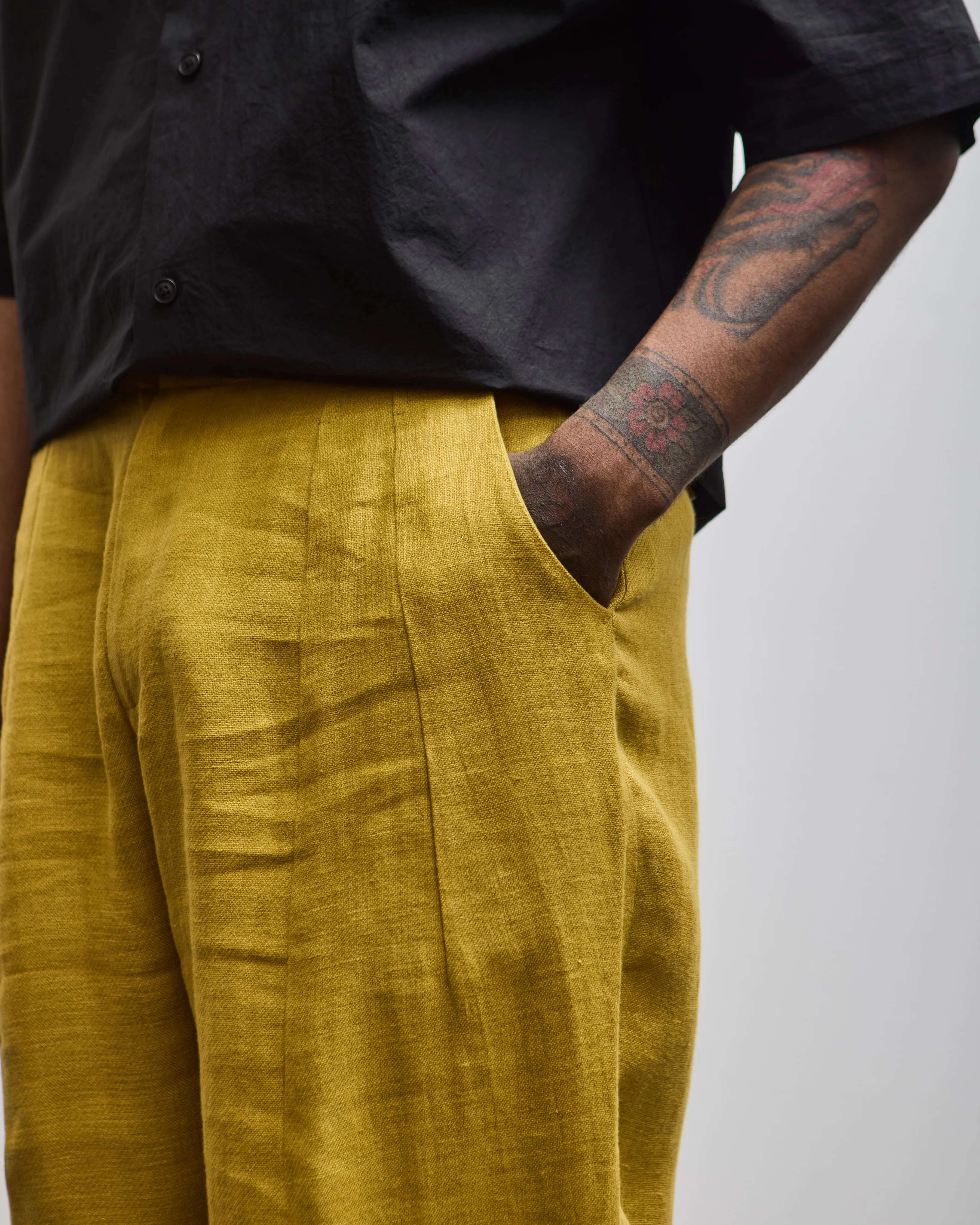 7115 Unisex Linen Pleated Trousers, Mustard