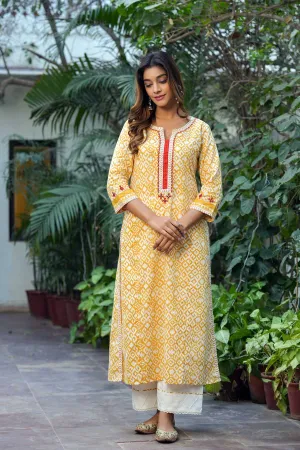 Kurta/Pant Set In Light Mustard Yellow Color