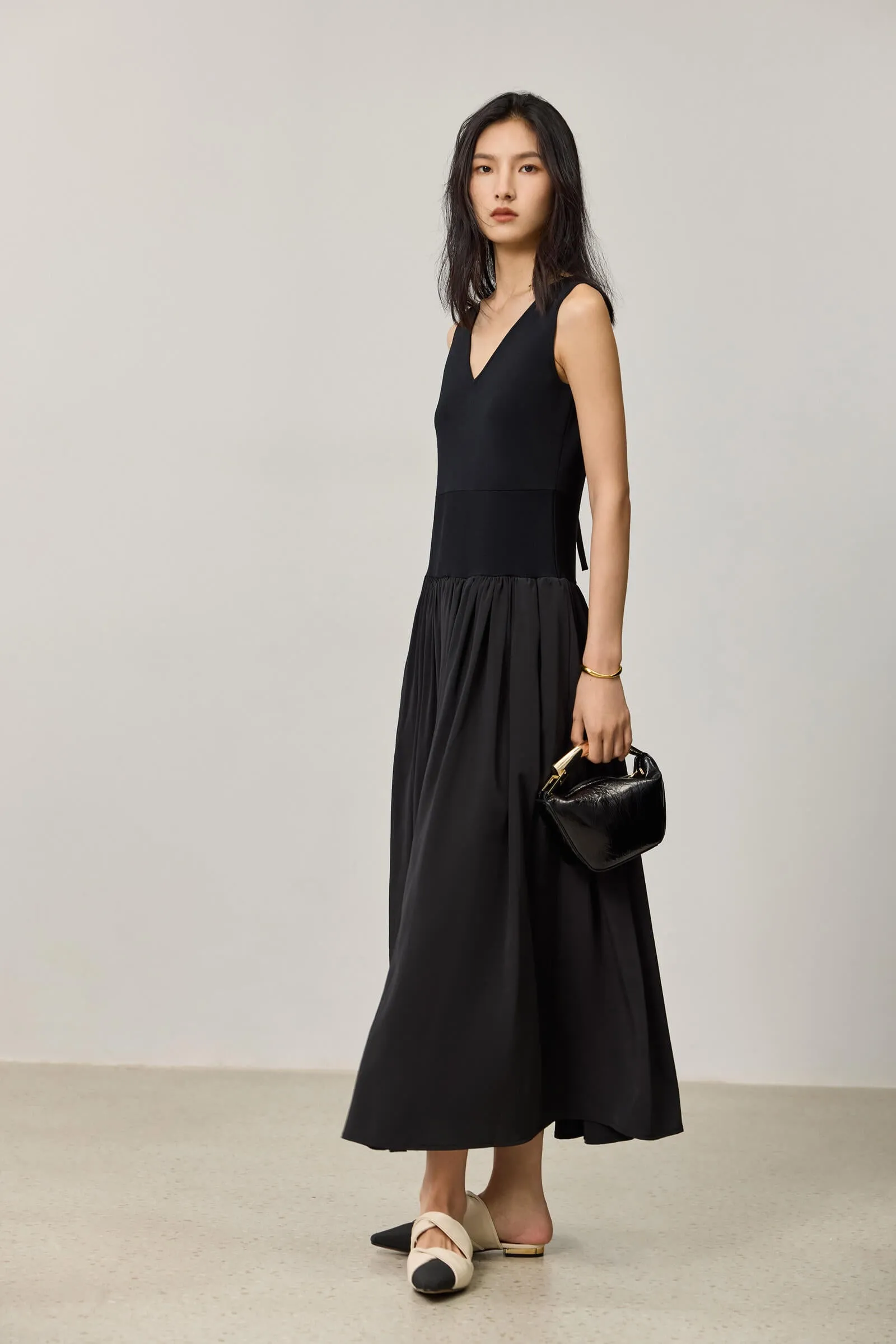 LILY Chic Sleeveless Black Dress