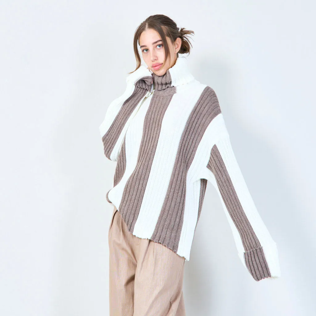 Ribbed turtleneck sweater with contrasting stripes wholesale